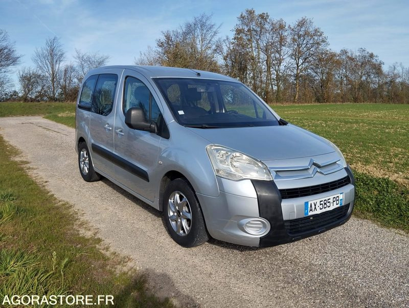 CITROEN BERLINGO COMBISPACE 1.6 HDI 110 DIESEL - 5 PLACES - ANNÉE 2009 - Coche: foto 2 CITROEN BERLINGO COMBISPACE 1.6 HDI 110 DIESEL - 5 PLACES - ANNÉE 2009 - Coche: foto 2