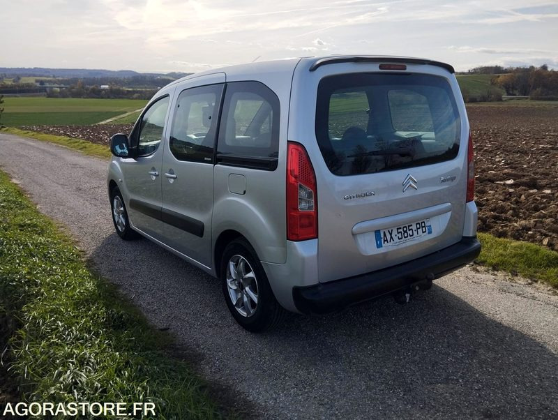 CITROEN BERLINGO COMBISPACE 1.6 HDI 110 DIESEL - 5 PLACES - ANNÉE 2009 - Coche: foto 5 CITROEN BERLINGO COMBISPACE 1.6 HDI 110 DIESEL - 5 PLACES - ANNÉE 2009 - Coche: foto 5