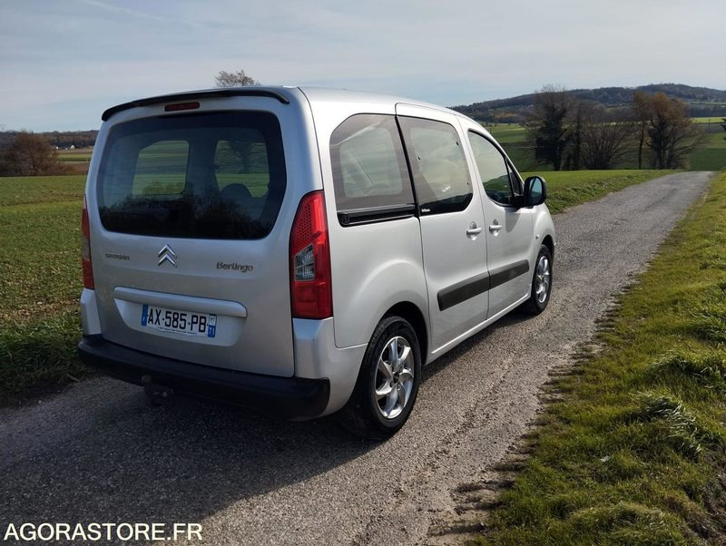 CITROEN BERLINGO COMBISPACE 1.6 HDI 110 DIESEL - 5 PLACES - ANNÉE 2009 - Coche: foto 4 CITROEN BERLINGO COMBISPACE 1.6 HDI 110 DIESEL - 5 PLACES - ANNÉE 2009 - Coche: foto 4