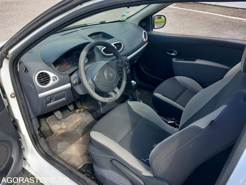 CLIO 3 PORTES DCI65 (BR116) - Coche: foto 5 CLIO 3 PORTES DCI65 (BR116) - Coche: foto 5