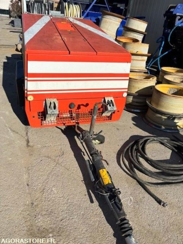 COMPRESSEUR ATLAS COPCO XAS90 1020 HEURES 1995 AVEC 7 MARTEAUX ET 1 DISQUEUSE - Compresor de aire: foto 4 COMPRESSEUR ATLAS COPCO XAS90 1020 HEURES 1995 AVEC 7 MARTEAUX ET 1 DISQUEUSE - Compresor de aire: foto 4