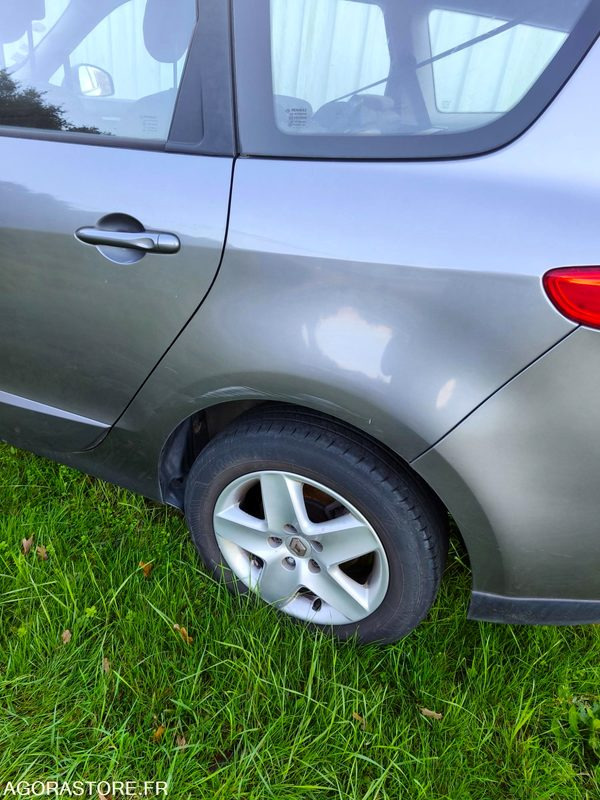 CZ-908-ES // RENAULT MEGANE SCENIC // 252 484 KMS - Coche: foto 5 CZ-908-ES // RENAULT MEGANE SCENIC // 252 484 KMS - Coche: foto 5