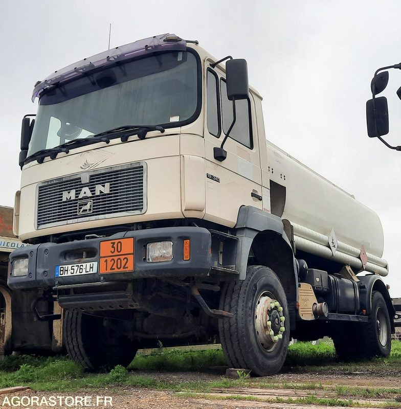 CAMION CITERNE 4x4 - MAN 19.343 - 524 755 KM (P2101604) - Camión: foto 1 CAMION CITERNE 4x4 - MAN 19.343 - 524 755 KM (P2101604) - Camión: foto 1