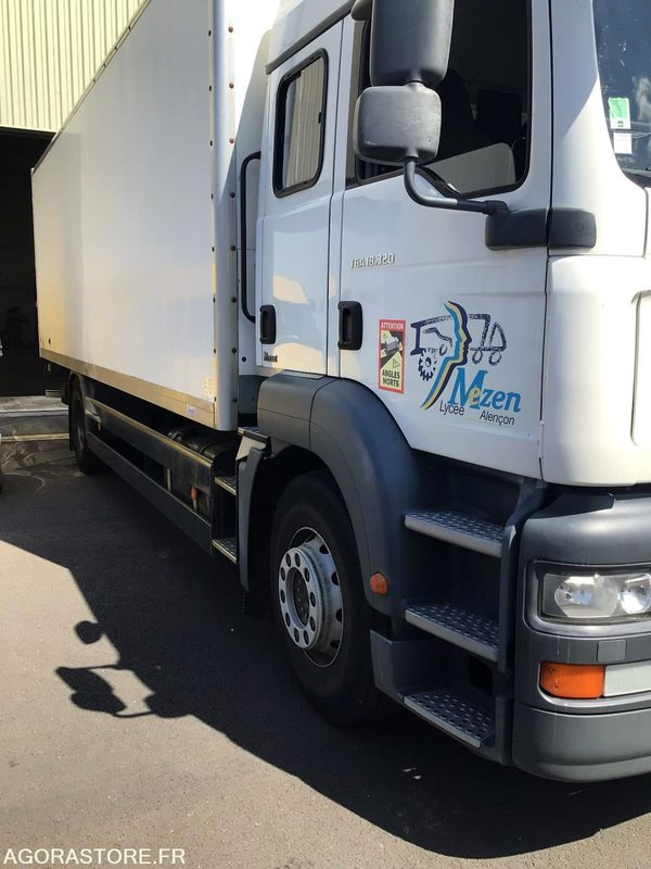 CAMION PORTEUR - Camión: foto 2 CAMION PORTEUR - Camión: foto 2