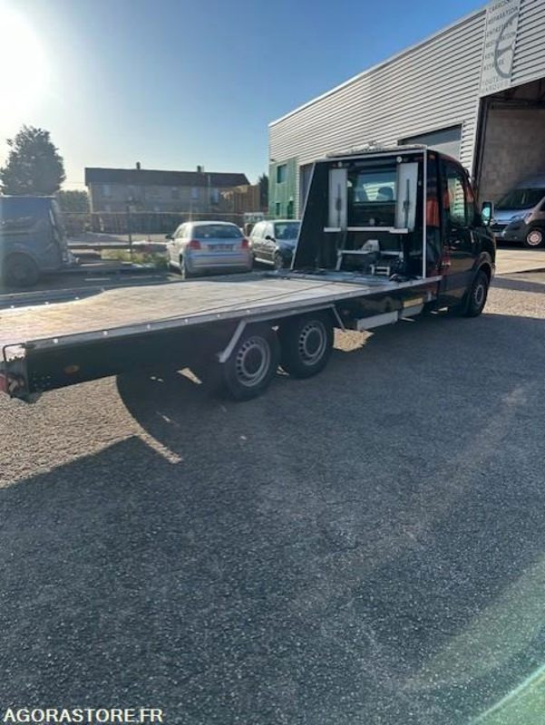 CRAFTER DEPANNEUSE VASP PTE VOITURE CARTE BLANCHE - 2007 - 393000km - Camión: foto 2 CRAFTER DEPANNEUSE VASP PTE VOITURE CARTE BLANCHE - 2007 - 393000km - Camión: foto 2