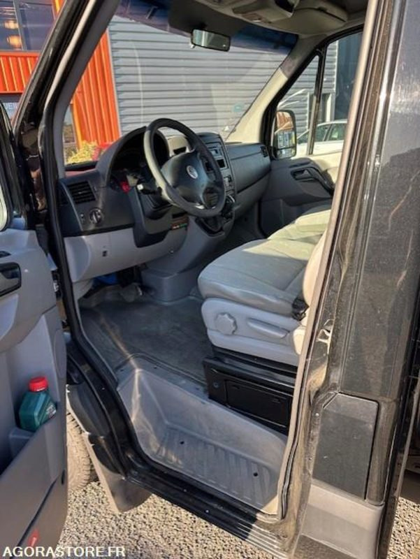CRAFTER DEPANNEUSE VASP PTE VOITURE CARTE BLANCHE - 2007 - 393000km - Camión: foto 5 CRAFTER DEPANNEUSE VASP PTE VOITURE CARTE BLANCHE - 2007 - 393000km - Camión: foto 5