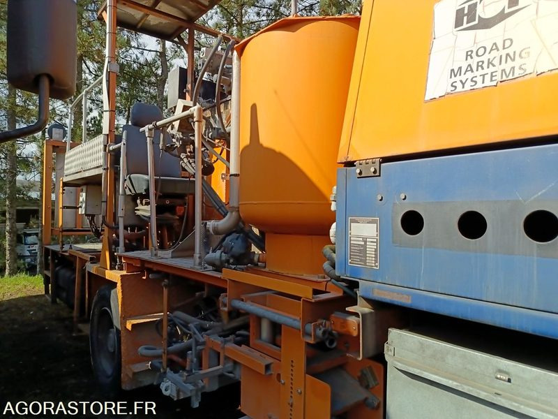 Camion Renault Midlum machine à spray peinture BE-892-HC - Camión: foto 4 Camion Renault Midlum machine à spray peinture BE-892-HC - Camión: foto 4