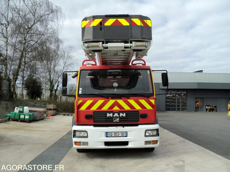 EPAS MAN LE 14 220 n° EQ-053-SD CAMIVA 30 M - Camión: foto 1 EPAS MAN LE 14 220 n° EQ-053-SD CAMIVA 30 M - Camión: foto 1