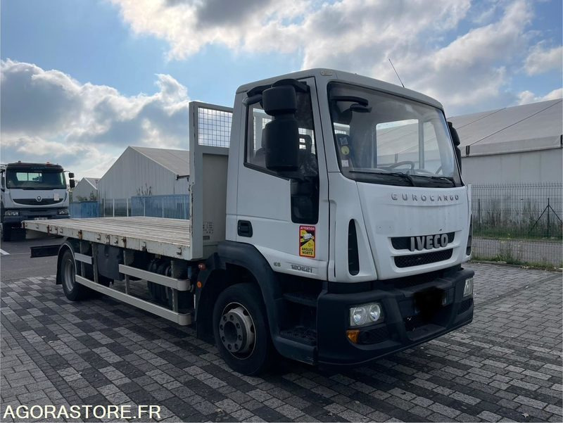 IVECO EUROCARGO PLATEAU - 2015 - 295 000KM - Camión: foto 1 IVECO EUROCARGO PLATEAU - 2015 - 295 000KM - Camión: foto 1