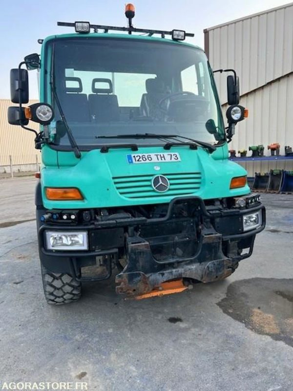 MERCEDES UNIMOG U300C VERSION COMMUNALE 2000 97652 KM - Camión: foto 1 MERCEDES UNIMOG U300C VERSION COMMUNALE 2000 97652 KM - Camión: foto 1