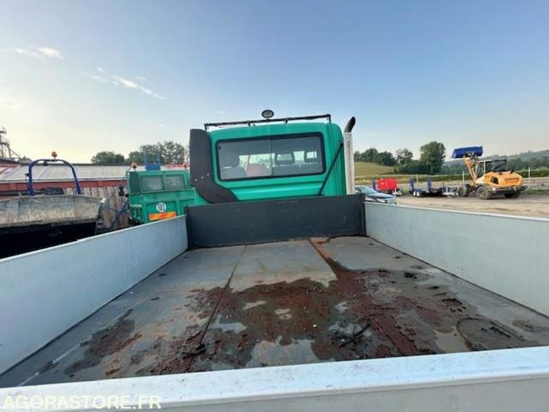 MERCEDES UNIMOG U300C VERSION COMMUNALE 2000 97652 KM - Camión: foto 5 MERCEDES UNIMOG U300C VERSION COMMUNALE 2000 97652 KM - Camión: foto 5