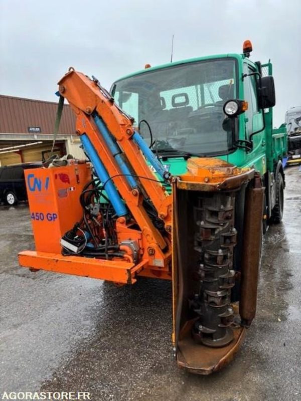 MERCEDES UNIMOG U300C VERSION COMMUNALE 2003 38210 KM + EPAREUSE CMV 450GP - Camión: foto 2 MERCEDES UNIMOG U300C VERSION COMMUNALE 2003 38210 KM + EPAREUSE CMV 450GP - Camión: foto 2