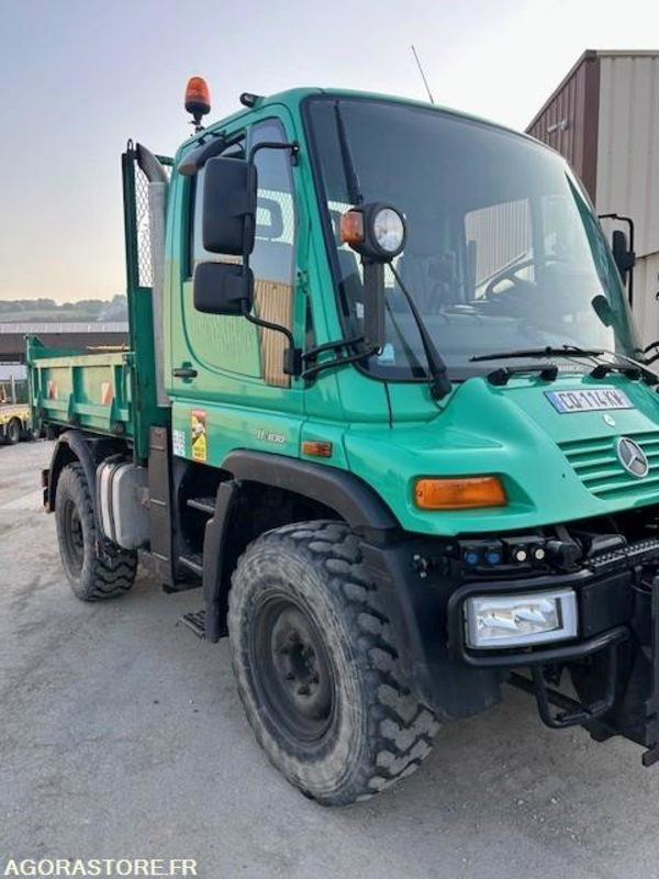 MERCEDES UNIMOG U300C VERSION COMMUNALE 2003 38210 KM + EPAREUSE CMV 450GP - Camión: foto 4 MERCEDES UNIMOG U300C VERSION COMMUNALE 2003 38210 KM + EPAREUSE CMV 450GP - Camión: foto 4