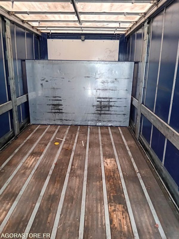 RENAULT DWIDE 320 BACHE DISTRIBUTION HUILES - 2017 - 557739 kms (2535) - Camión: foto 4 RENAULT DWIDE 320 BACHE DISTRIBUTION HUILES - 2017 - 557739 kms (2535) - Camión: foto 4