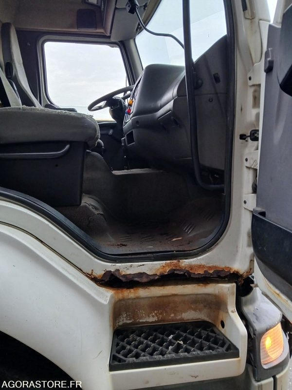 RENAULT MIDLUM BB-204-BN PLATEAU FIX UNE CONTRE VISITE 140500 KM - Camión: foto 3 RENAULT MIDLUM BB-204-BN PLATEAU FIX UNE CONTRE VISITE 140500 KM - Camión: foto 3