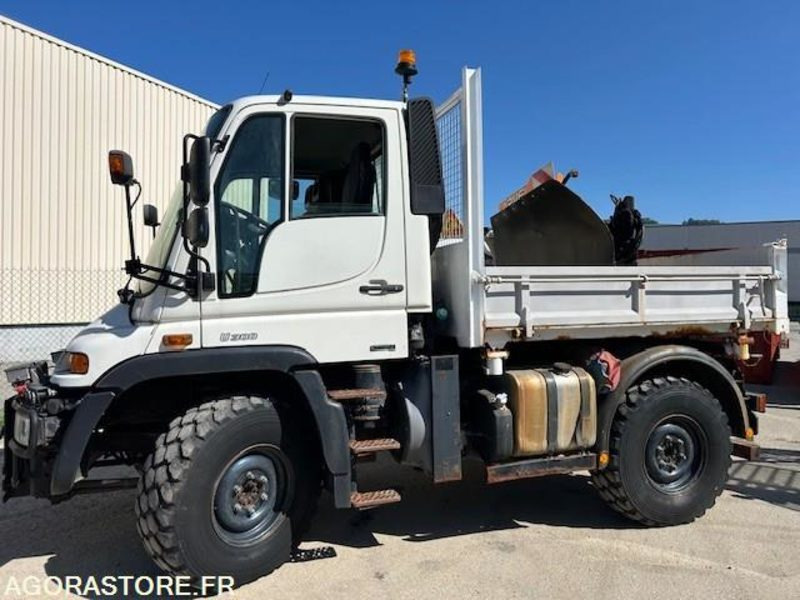 UNIMOG U300C VERSION COMMUNALE 2008 36900 KM - Camión: foto 1 UNIMOG U300C VERSION COMMUNALE 2008 36900 KM - Camión: foto 1