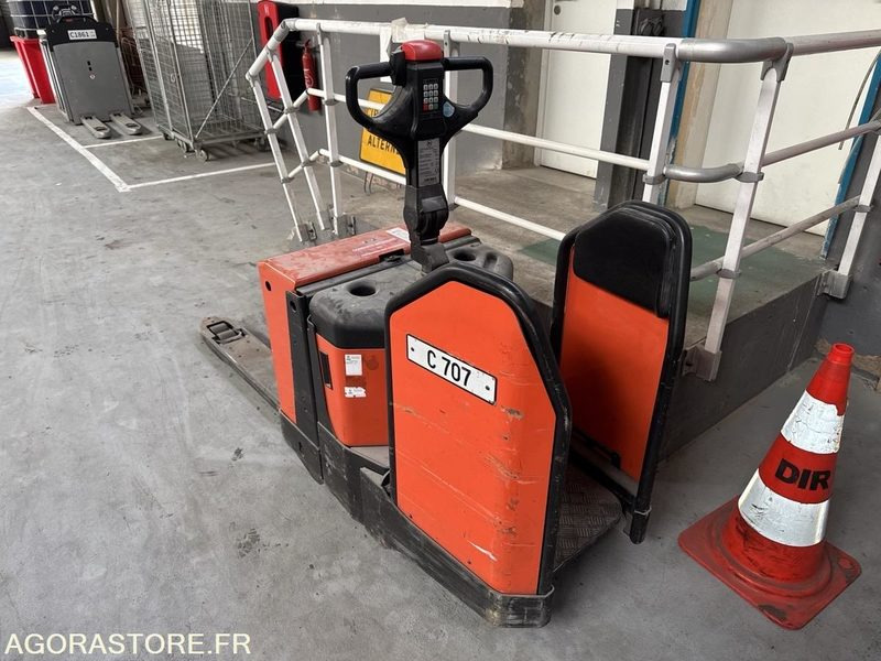 Chariot élévateur Toyota LPE 200/8 - Carretilla elevadora eléctrica: foto 4 Chariot élévateur Toyota LPE 200/8 - Carretilla elevadora eléctrica: foto 4