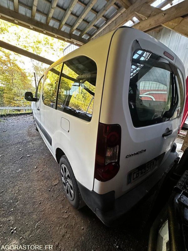 Citroen Berlingo 2012 240000 kms - Furgoneta pequeña: foto 3 Citroen Berlingo 2012 240000 kms - Furgoneta pequeña: foto 3