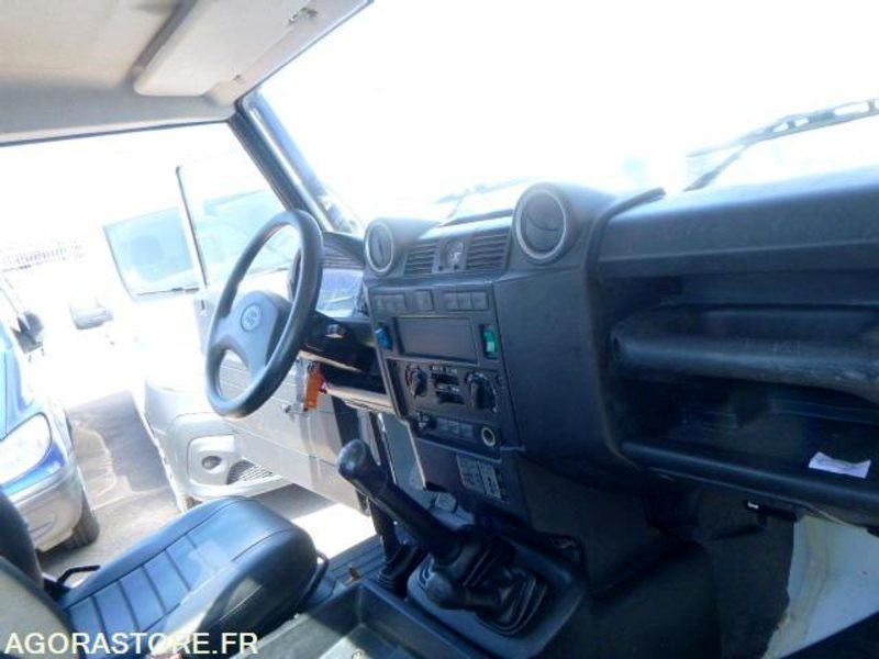 DEFENDER -Land Rover - 131930km - 122ch - SUV/ Todoterreno: foto 4 DEFENDER -Land Rover - 131930km - 122ch - SUV/ Todoterreno: foto 4