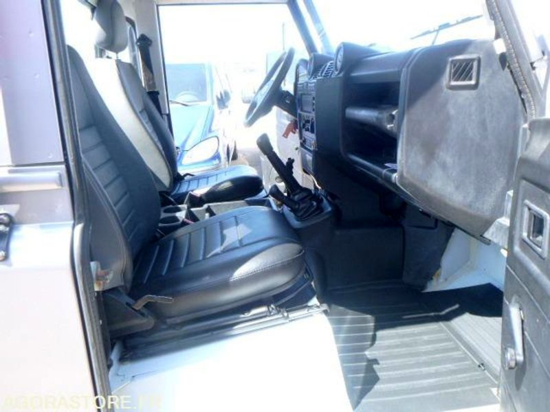 DEFENDER -Land Rover - 2011 - 131930km - 122ch - BON ETAT - SUV/ Todoterreno: foto 5 DEFENDER -Land Rover - 2011 - 131930km - 122ch - BON ETAT - SUV/ Todoterreno: foto 5