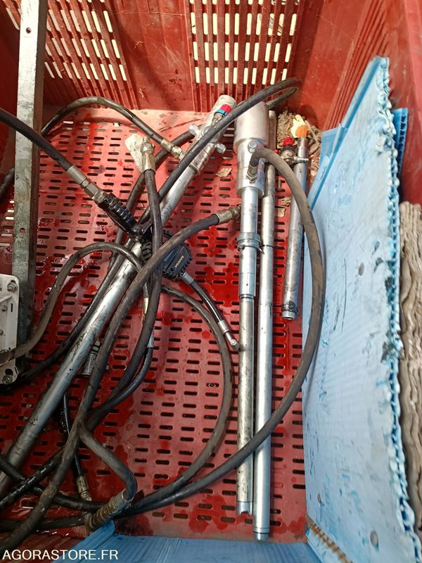 DISTRIBUTEUR HUILE VIDANGE TUYAU 30M POUR STOCKAGE A DISTANCE - Herramienta/ Equipo: foto 3 DISTRIBUTEUR HUILE VIDANGE TUYAU 30M POUR STOCKAGE A DISTANCE - Herramienta/ Equipo: foto 3