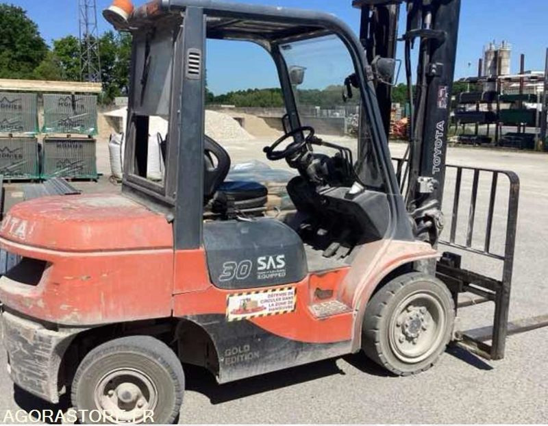 Chariot élévateur TOYOTA 627FDF30 - GNR-2022- 8170 heures - Equipo de manutención: foto 1 Chariot élévateur TOYOTA 627FDF30 - GNR-2022- 8170 heures - Equipo de manutención: foto 1