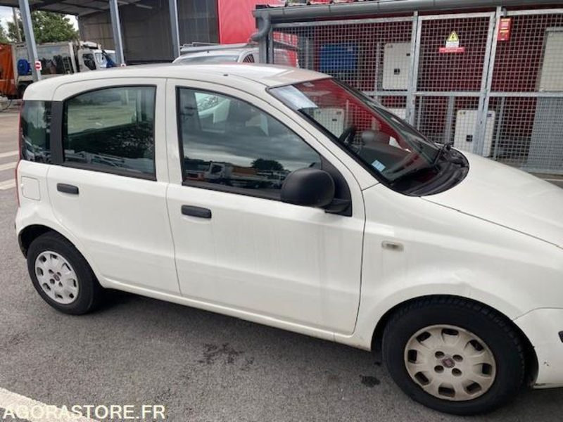 FIAT PANDA ESSENCE (PAR 1427) - Coche: foto 1 FIAT PANDA ESSENCE (PAR 1427) - Coche: foto 1