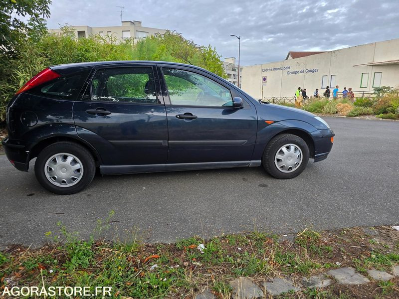 FORD FOCUS 1.6 - ESSENCE - 158 000 KM - Coche: foto 5 FORD FOCUS 1.6 - ESSENCE - 158 000 KM - Coche: foto 5