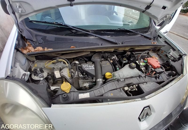 Fourgonnette frigorifique - RENAULT CN607VC - Furgoneta pequeña: foto 2 Fourgonnette frigorifique - RENAULT CN607VC - Furgoneta pequeña: foto 2