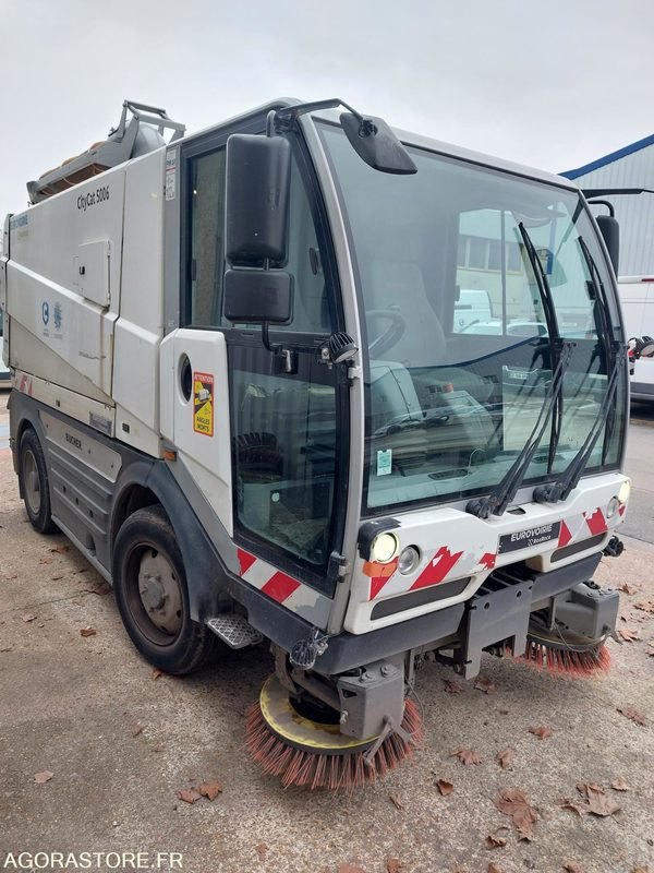 BUCHER CITYCAT 5006 - 2015 - 94 380KM - Furgoneta: foto 2 BUCHER CITYCAT 5006 - 2015 - 94 380KM - Furgoneta: foto 2