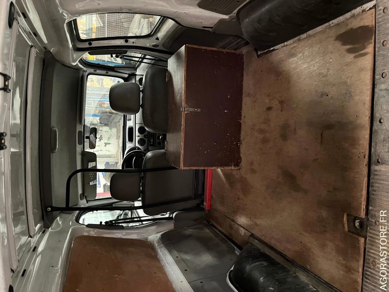 Renault Kangoo 1.2 essence année 2004 162825 kms - Furgoneta: foto 5 Renault Kangoo 1.2 essence année 2004 162825 kms - Furgoneta: foto 5