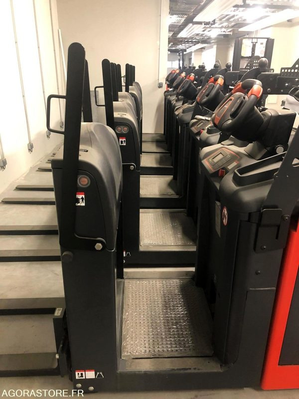 Gerbeur à plateforme élevable - Apilador: foto 1 Gerbeur à plateforme élevable - Apilador: foto 1