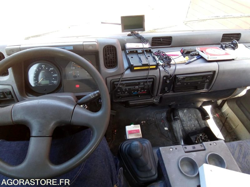 Hydrocureur Nissan cabstar année 2000 405300 kms - Limpieza de alcantarillado: foto 4 Hydrocureur Nissan cabstar année 2000 405300 kms - Limpieza de alcantarillado: foto 4