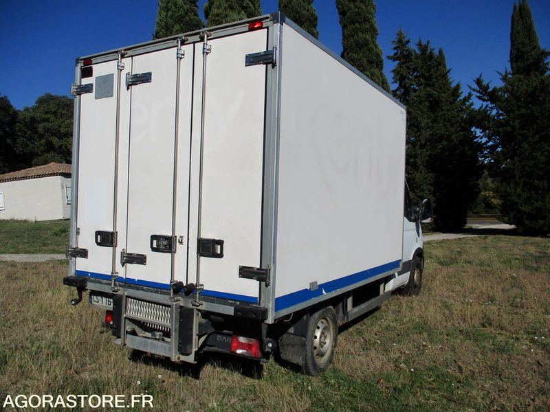 IVECO 35S13 de 2013 chassis cabine frigorifique idéal pour modifié en benne - Furgoneta frigorifica: foto 4 IVECO 35S13 de 2013 chassis cabine frigorifique idéal pour modifié en benne - Furgoneta frigorifica: foto 4