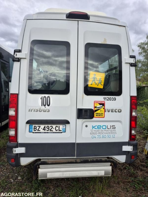 IVECO BUS DAILY N°112039 - Minibús, Furgoneta de pasajeros: foto 2 IVECO BUS DAILY N°112039 - Minibús, Furgoneta de pasajeros: foto 2