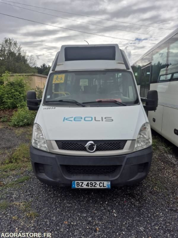 IVECO BUS DAILY N°112039 - Minibús, Furgoneta de pasajeros: foto 1 IVECO BUS DAILY N°112039 - Minibús, Furgoneta de pasajeros: foto 1