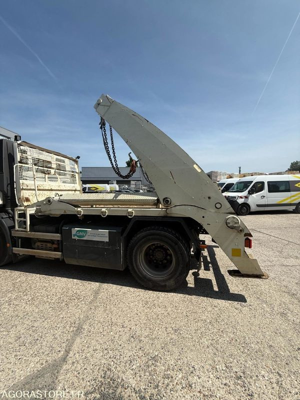 IVECO STRALIS MULTIBENNE 4x2 - 2015 / 61000KM - Camión portacontenedor de cadenas: foto 5 IVECO STRALIS MULTIBENNE 4x2 - 2015 / 61000KM - Camión portacontenedor de cadenas: foto 5