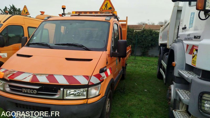 Iveco 35S12 - 2006 - 317864kms - 598BRV31 - Furgoneta basculante: foto 1 Iveco 35S12 - 2006 - 317864kms - 598BRV31 - Furgoneta basculante: foto 1
