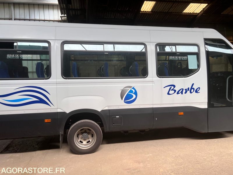 Autobús escolar Iveco daily 08/2016 22 +1 places 240 000 kms: foto 7