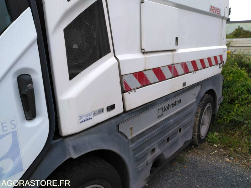 JOHNSTON SWEPPER - Barredora vial: foto 1 JOHNSTON SWEPPER - Barredora vial: foto 1