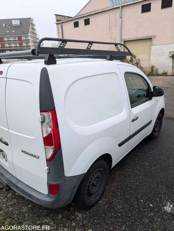 KANGOO de 2013 avec galerie toit et attache remorque - 75 CV - 81 502 KM - Furgoneta pequeña: foto 4 KANGOO de 2013 avec galerie toit et attache remorque - 75 CV - 81 502 KM - Furgoneta pequeña: foto 4
