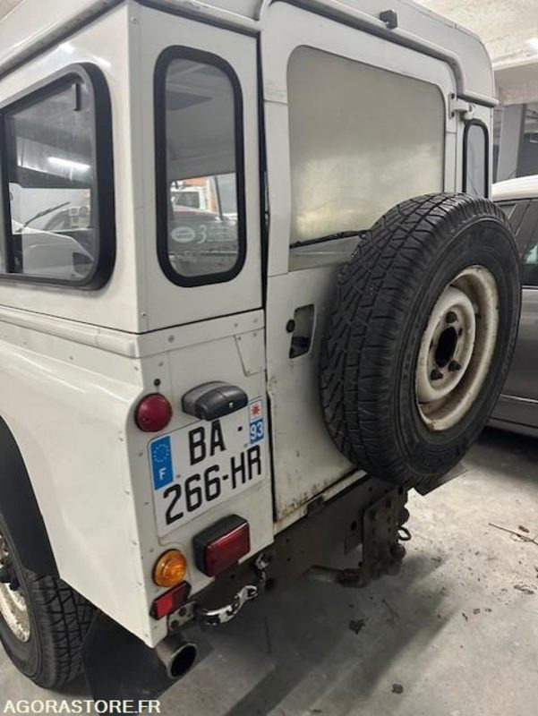 SUV/ Todoterreno LAND ROVER DEFENDER I 110 2.5 Td5 Pickup 122cv BA-266-HR: foto 10