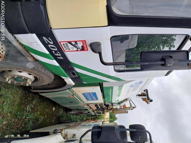 MERCEDES ACTROS 2031 Hydrocureur 2001 (475000KM) NON ROULANT EXPORT UNIQUEMENT - Limpieza de alcantarillado: foto 2 MERCEDES ACTROS 2031 Hydrocureur 2001 (475000KM) NON ROULANT EXPORT UNIQUEMENT - Limpieza de alcantarillado: foto 2