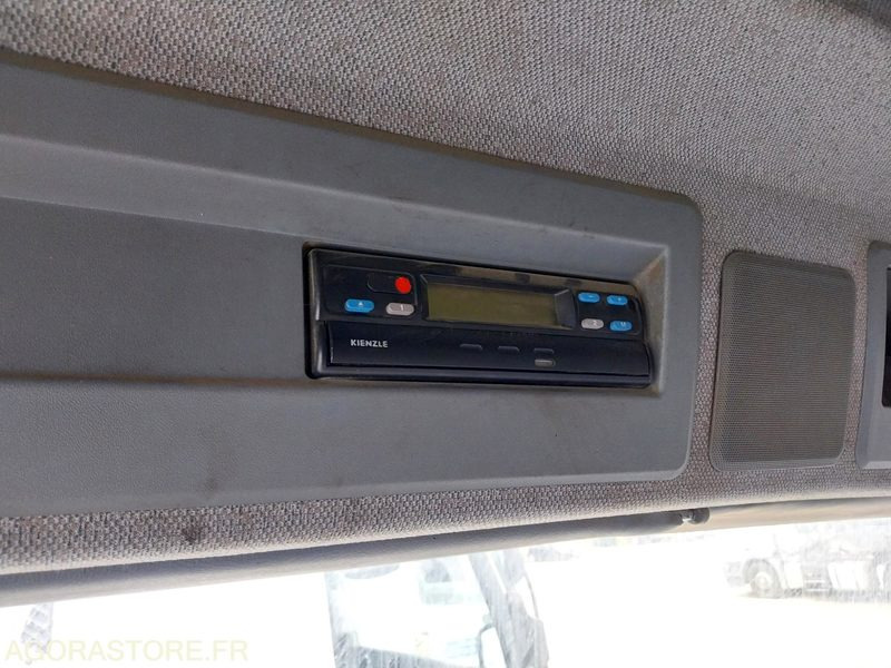 MERCEDES ACTROS 2031 Hydrocureur 2001 (475000KM) NON ROULANT EXPORT UNIQUEMENT - Limpieza de alcantarillado: foto 5 MERCEDES ACTROS 2031 Hydrocureur 2001 (475000KM) NON ROULANT EXPORT UNIQUEMENT - Limpieza de alcantarillado: foto 5