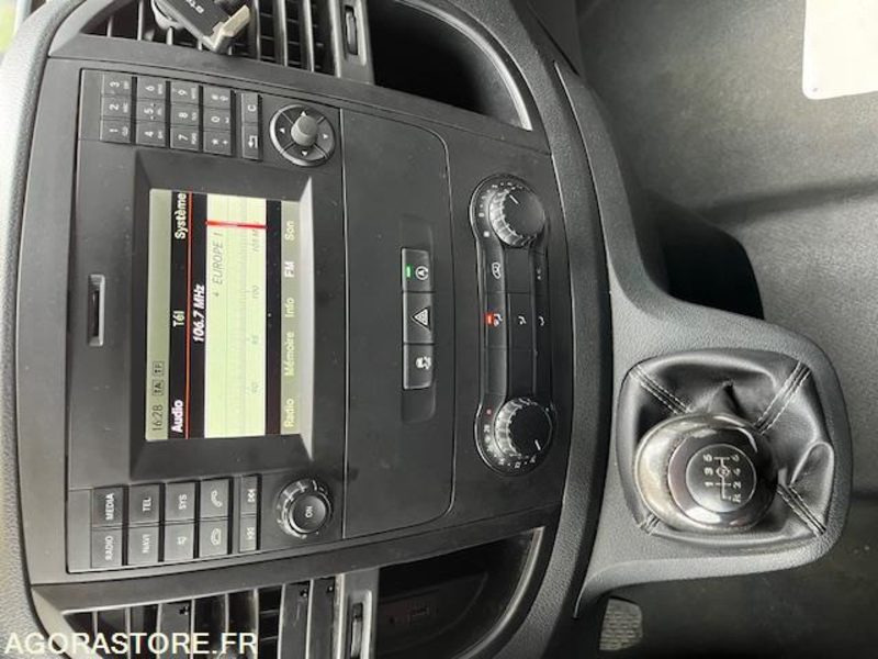 MERCEDES VITO MIXTO 116 CDI LONG 5 PLACES - 2021 - 193 000km - Furgón: foto 4 MERCEDES VITO MIXTO 116 CDI LONG 5 PLACES - 2021 - 193 000km - Furgón: foto 4
