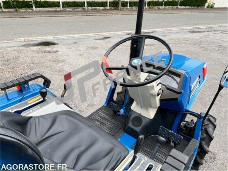 MICROTRACTEUR ISEKI 14 CV 4 ROUES MOTRICES DIESEL 1263H DANS L'ETAT ROULANT - Tractor: foto 5 MICROTRACTEUR ISEKI 14 CV 4 ROUES MOTRICES DIESEL 1263H DANS L'ETAT ROULANT - Tractor: foto 5