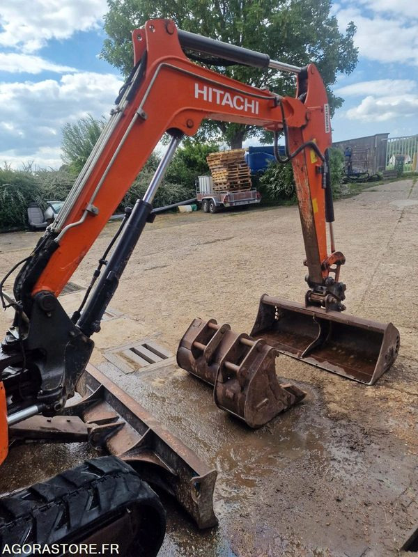 MINI PELLE HYDRAULIQUE HITACHI ZX26U-5A 2020 - 3 400heures - TRES BON ETAT - Miniexcavadora: foto 2 MINI PELLE HYDRAULIQUE HITACHI ZX26U-5A 2020 - 3 400heures - TRES BON ETAT - Miniexcavadora: foto 2