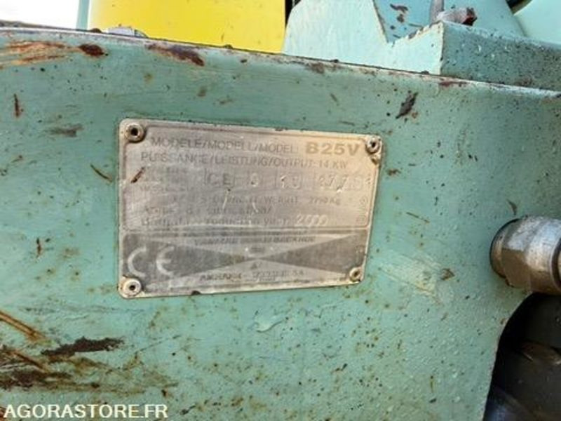 Excavadora MINI-PELLE - YANMAR B25 V - 2,7 Tonnes - 2000 - 8471H: foto 9 Excavadora MINI-PELLE - YANMAR B25 V - 2,7 Tonnes - 2000 - 8471H: foto 9