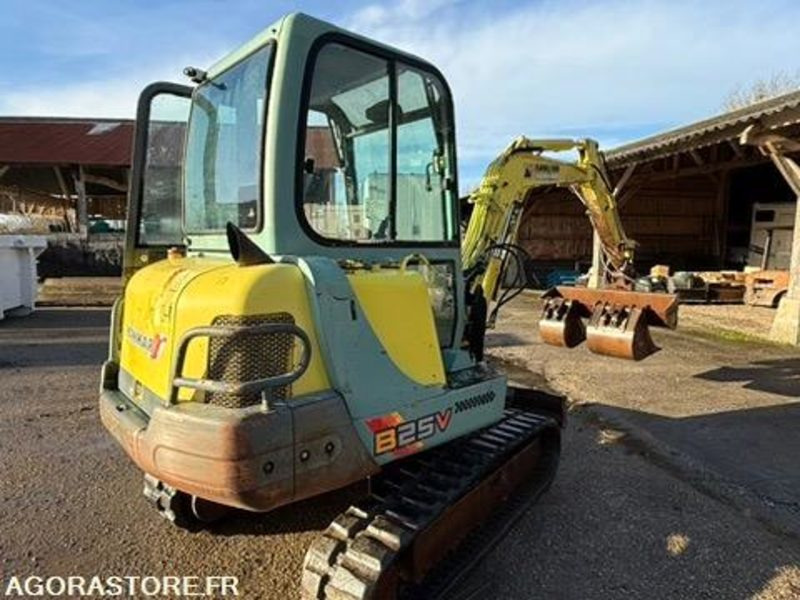 Excavadora MINI-PELLE - YANMAR B25 V - 2,7 Tonnes - 2000 - 8471H: foto 10 Excavadora MINI-PELLE - YANMAR B25 V - 2,7 Tonnes - 2000 - 8471H: foto 10