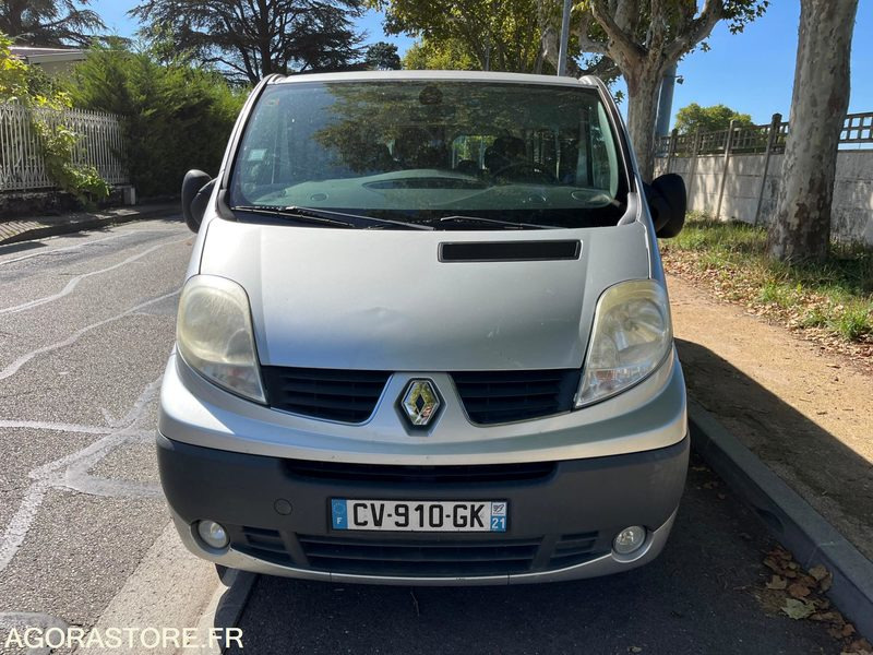 MINIBUS VL - 9 PLACES - TRAFIC - L2 H1 - 115 CH - CLIM- 165200 KMS - ATTELAGE - Minibús, Furgoneta de pasajeros: foto 2 MINIBUS VL - 9 PLACES - TRAFIC - L2 H1 - 115 CH - CLIM- 165200 KMS - ATTELAGE - Minibús, Furgoneta de pasajeros: foto 2